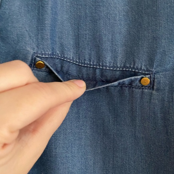 Harve Benard Denim Top Womens Size Small Blue 100% Tencel Roll Tab Sleeves - Picture 6 of 10